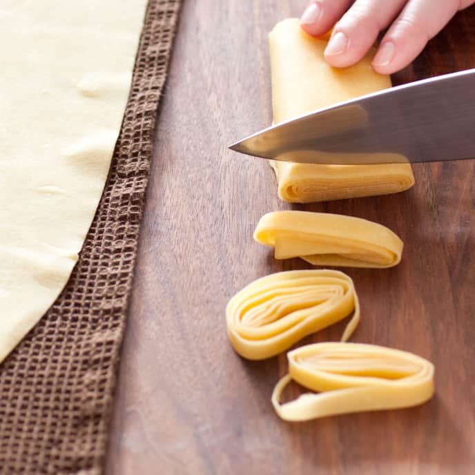 Make pasta sales without machine